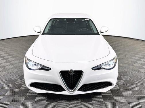 2018 Alfa Romeo Giulia Base