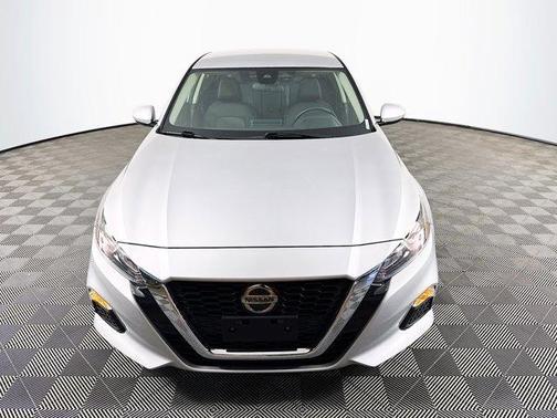 Brilliant Silver Metallic 2022 Nissan Altima 2.5 S
