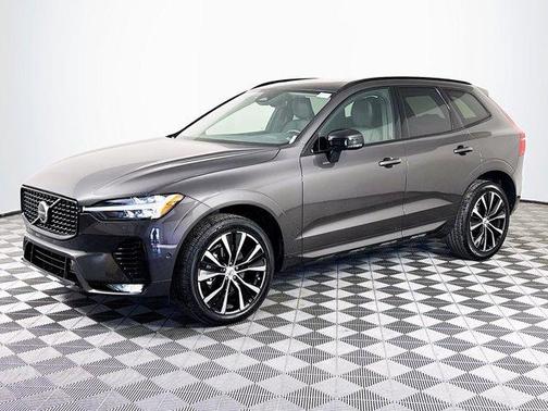 2024 Volvo XC60 B5 Plus Dark Theme