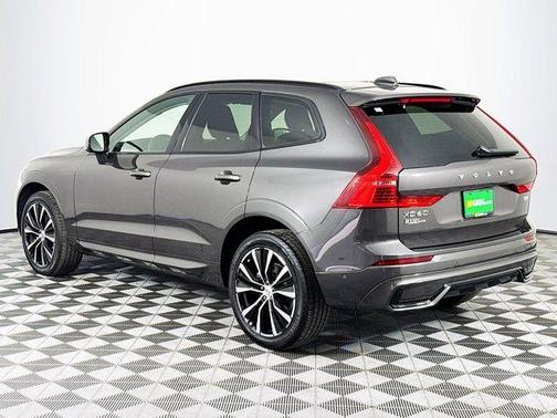 2024 Volvo XC60 B5 Plus Dark Theme