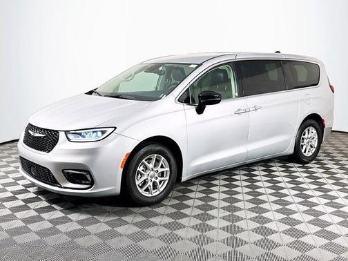 Silver Mist Clearcoat 2024 Chrysler Pacifica Touring-L