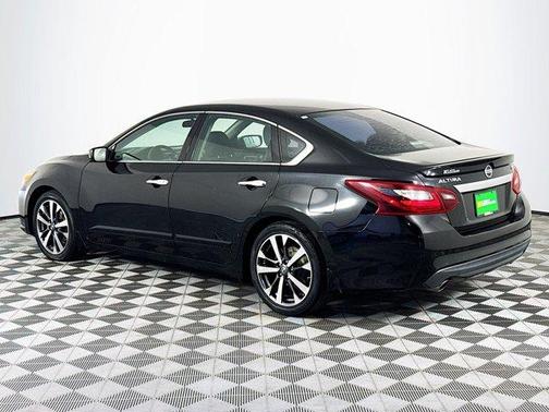 Black 2017 Nissan Altima 2.5 SR