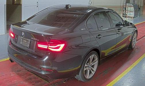 2017 BMW 330e iPerformance