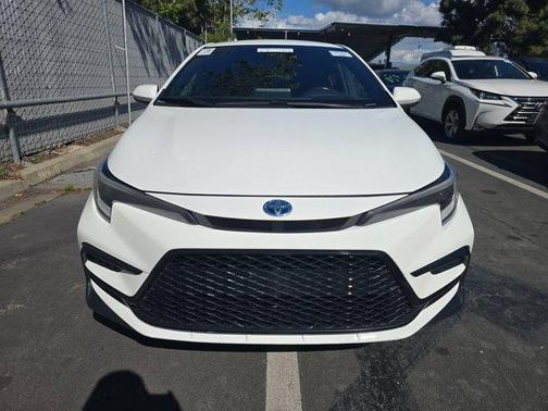 Ice 2024 Toyota Corolla Hybrid SE