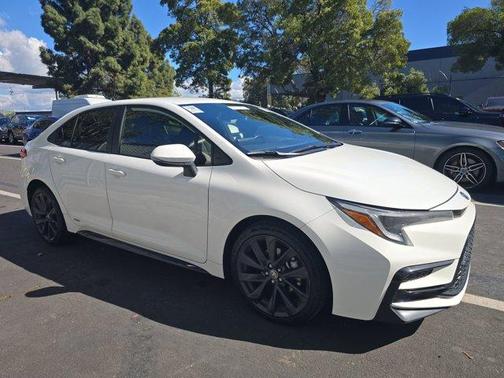 Ice 2024 Toyota Corolla Hybrid SE