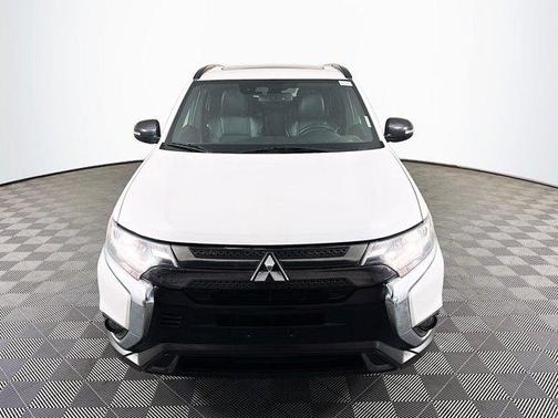 2020 Mitsubishi Outlander LE