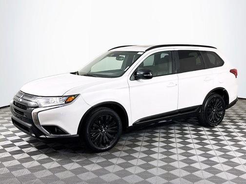 2020 Mitsubishi Outlander LE