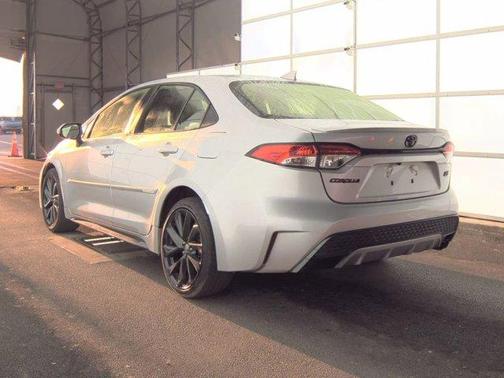 Classic Silver Metallic 2022 Toyota Corolla SE