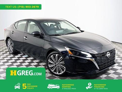 Super Black 2025 Nissan Altima SL