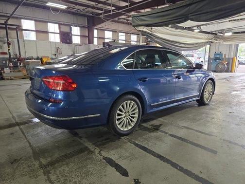 Reef Blue Metallic 2016 Volkswagen Passat 1.8T SE