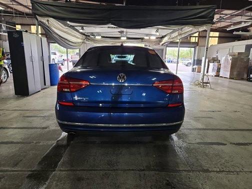 Reef Blue Metallic 2016 Volkswagen Passat 1.8T SE