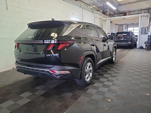 2023 Hyundai TUCSON SE