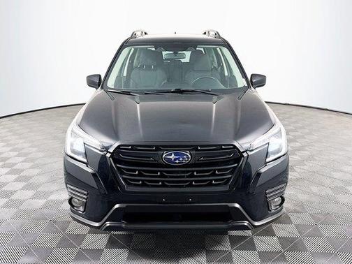Crystal Black Silica 2023 Subaru Forester 2.5i Premium