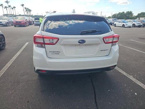 Crystal White Pearl 2017 Subaru Impreza 2.0i Premium
