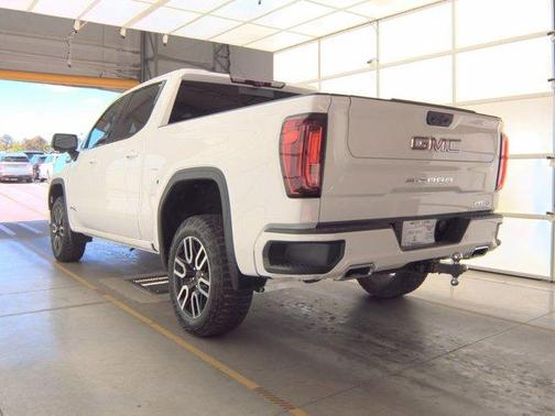 Summit White 2023 GMC Sierra 1500 AT4