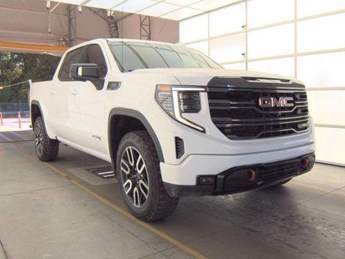 Summit White 2023 GMC Sierra 1500 AT4