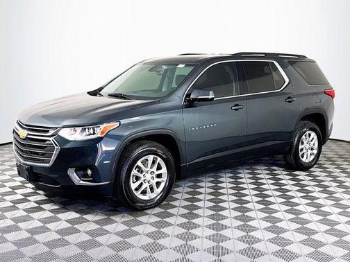 Graphite Metallic 2019 Chevrolet Traverse LT Cloth