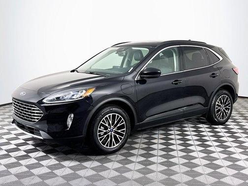2022 Ford Escape PHEV Titanium