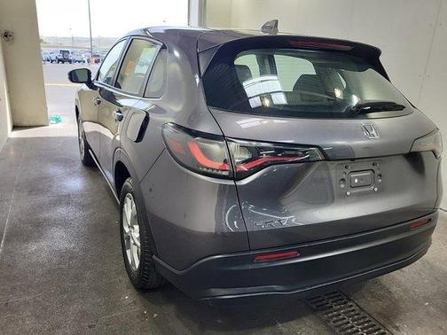 Urban Gray Pearl 2023 Honda HR-V LX