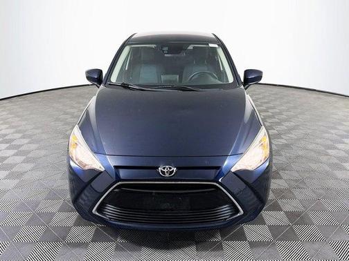Abyss 2017 Toyota Yaris iA Base