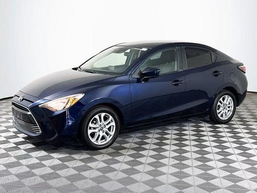Abyss 2017 Toyota Yaris iA Base