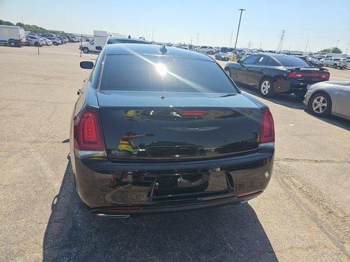 Gloss Black 2022 Chrysler 300 Touring
