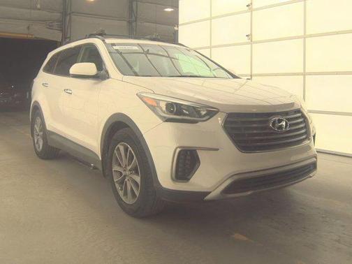 2017 Hyundai SANTA FE SE