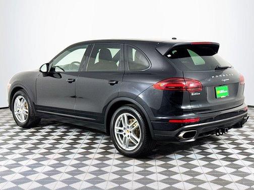 2016 Porsche Cayenne Base