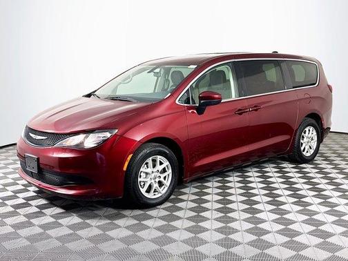 2022 Chrysler Voyager LX