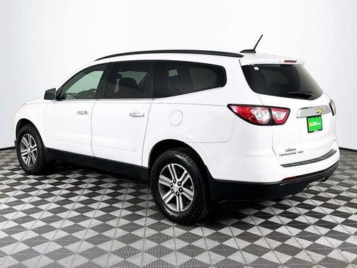 Summit White 2017 Chevrolet Traverse 1LT