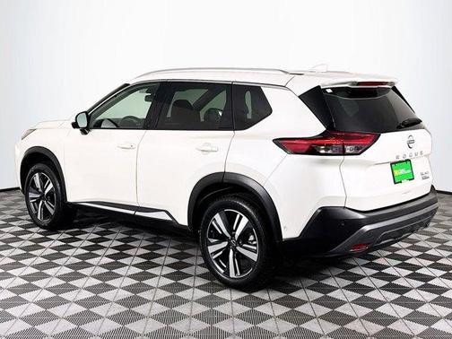 Pearl White Tri-Coat 2023 Nissan Rogue SL
