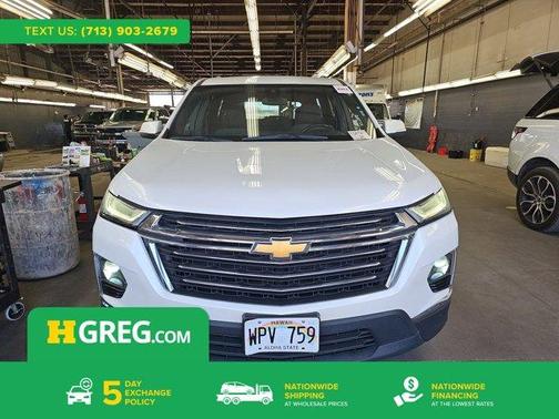 Iridescent Pearl Tricoat 2022 Chevrolet Traverse LT Cloth