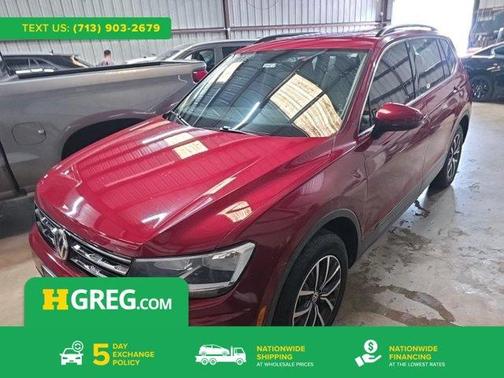 Cardinal Red Metallic 2019 Volkswagen Tiguan 2.0T SE