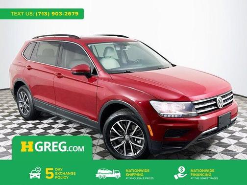 Cardinal Red Metallic 2019 Volkswagen Tiguan 2.0T SE