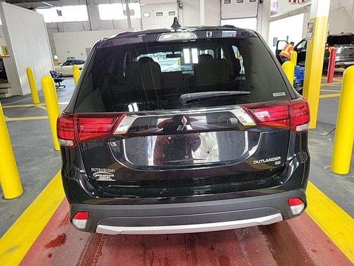 2018 Mitsubishi Outlander ES