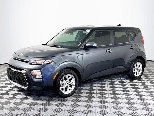 Gravity Gray 2022 Kia Soul LX