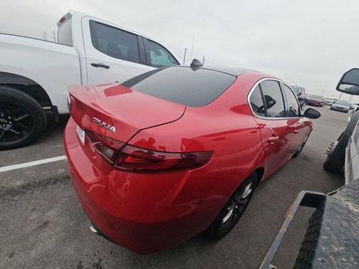 2018 Alfa Romeo Giulia Base