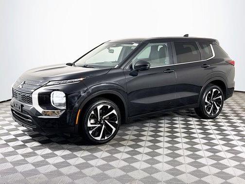 Black Diamond 2022 Mitsubishi Outlander ES