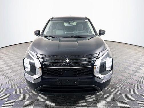 Black Diamond 2022 Mitsubishi Outlander ES