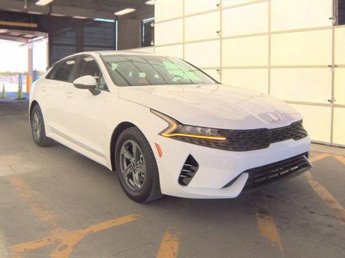 Glacial White Pearl 2024 Kia K5 LXS
