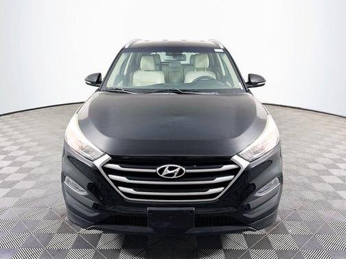 2017 Hyundai TUCSON SE Plus