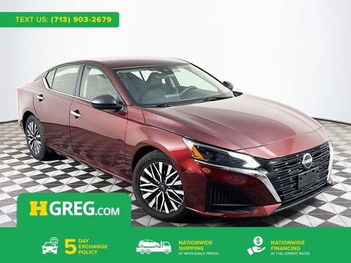 Garnet Pearl Me 2024 Nissan Altima 2.5 SV