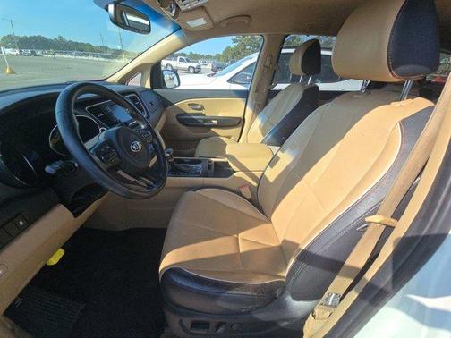Clear White 2017 Kia Sedona LX