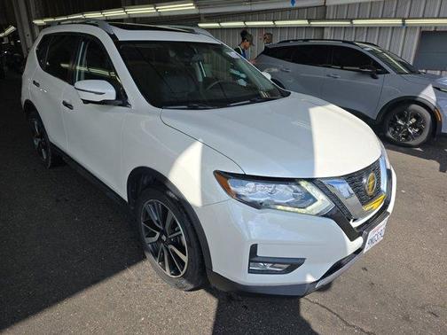 White 2019 Nissan Rogue SL