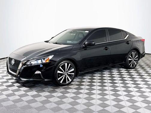 Black 2020 Nissan Altima 2.5 SR