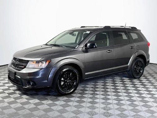 Granite Pearlcoat 2019 Dodge Journey SE