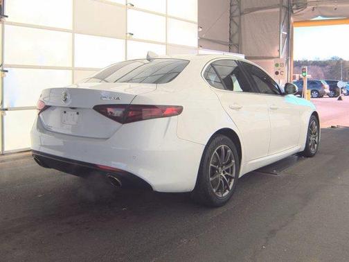 2018 Alfa Romeo Giulia Base