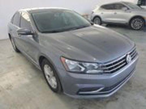 2016 Volkswagen Passat 1.8T R-Line