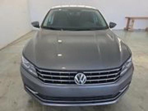 2016 Volkswagen Passat 1.8T R-Line