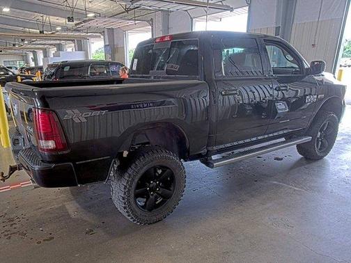 Brilliant Black Crystal Pearlcoat 2016 RAM 1500 Sport